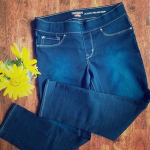 Denizen from Levi’s Modern Pull-On Crop Jeans